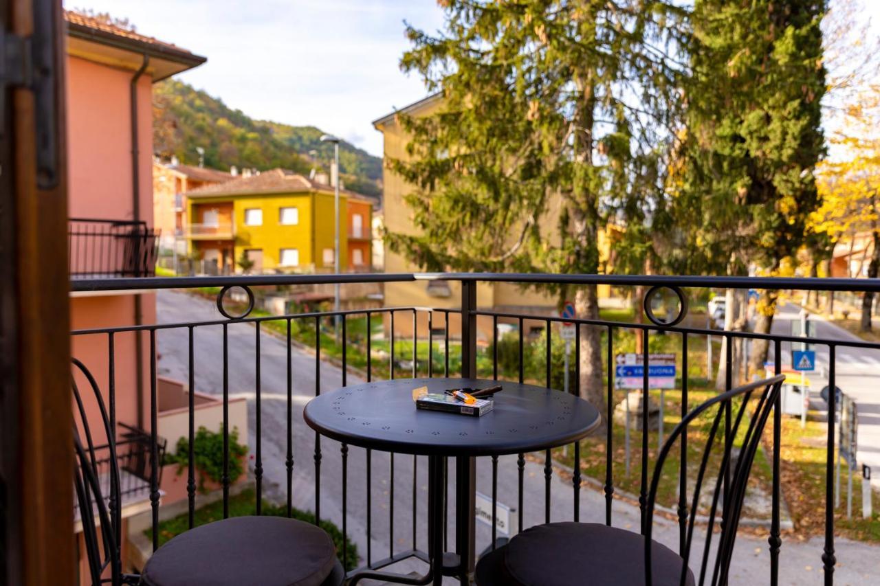 River House Mercatello sul Metauro Bagian luar foto